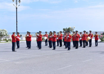 Sumqayıtda hərbçilərin təntənəli yürüşü keçirilib