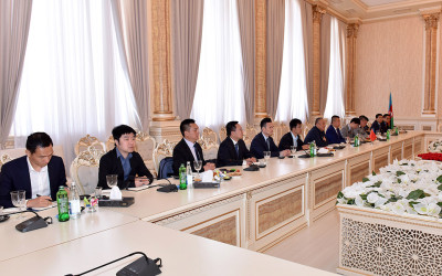 Zakir Fərəcov Çin Xalq Respublikasından olan investorları qəbul etdi