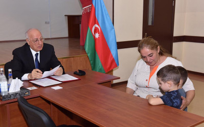 Zakir Fərəcov 4-cü məhəllədə növbəti səyyar qəbul keçirib