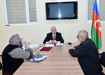 Zakir Fərəcov şəhərin 9-cu mikrorayonunda sakinlərlə növbəti səyyar görüşünü keçirib