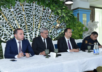 Sumqayıt şəhərində yay mövsümündə çimərliklərin fəaliyyətinin təşkili ilə bağlı geniş tərkibli görüş keçirilib