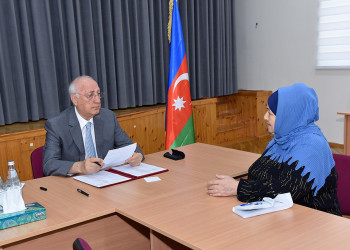 Zakir Fərəcov 2-ci məhəllədə sakinlərlə səyyar qəbul keçirib