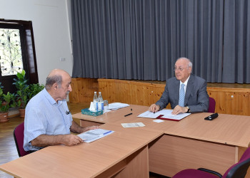 Zakir Fərəcov 2-ci məhəllədə sakinlərlə səyyar qəbul keçirib