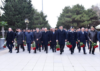 Sumqayıtda Ümummilli lider Heydər Əliyevin anım mərasimi keçirilib