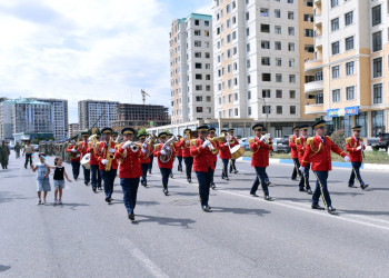 Sumqayıtda hərbçilərin təntənəli yürüşü keçirilib